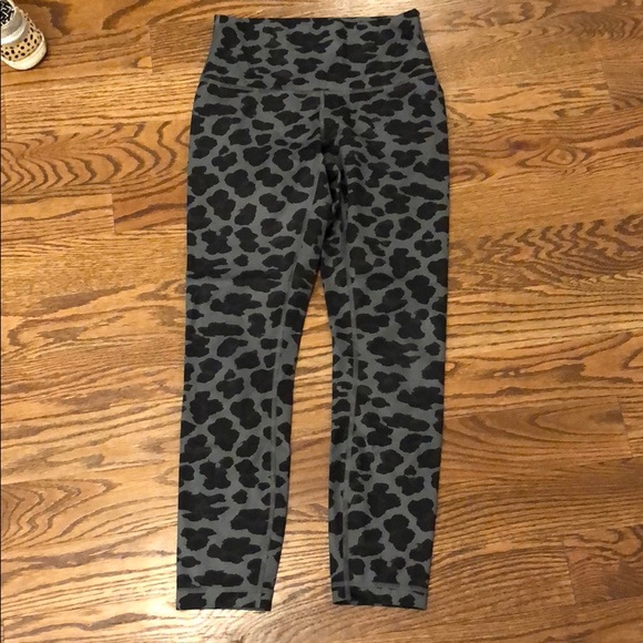 lululemon athletica Pants - Lululemon Grey Leopard Wunder Under Pant